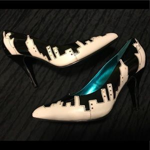 Irregular Choice New York Pumps